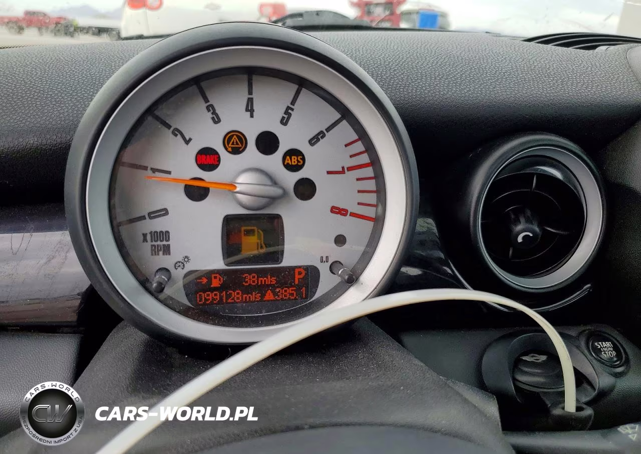 2007 Mini Cooper S VIN:WMWMF735X7TL89509 - 9
