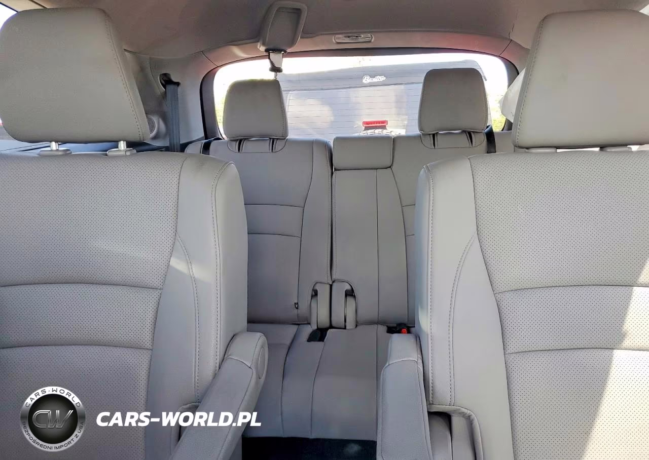 2018 Honda Pilot Elite VIN:5FNYF6H07JB045187 - 10