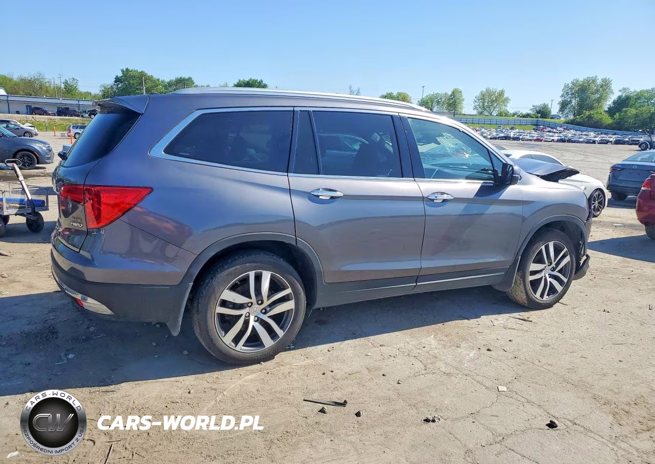 2018 Honda Pilot Elite VIN:5FNYF6H07JB045187 - 3