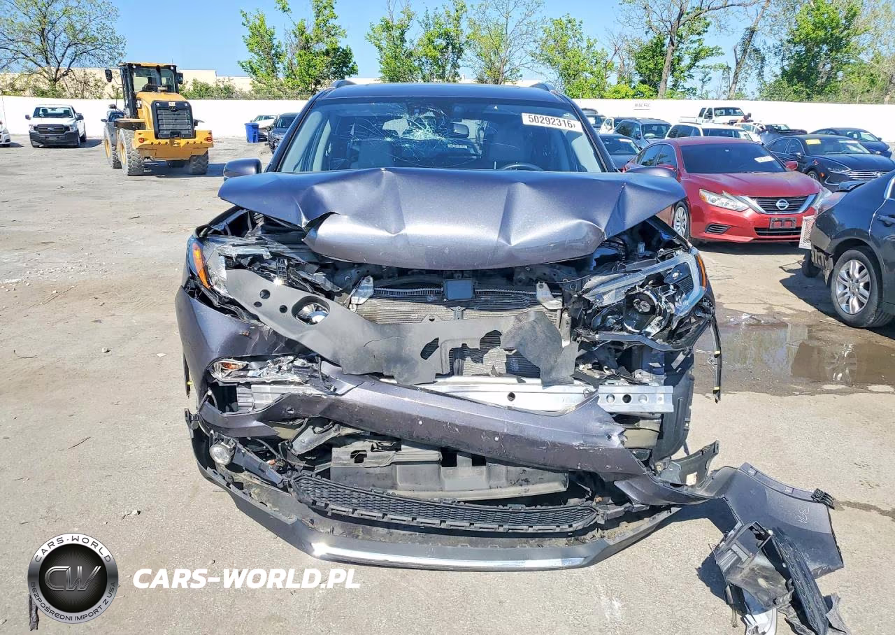 2018 Honda Pilot Elite VIN:5FNYF6H07JB045187 - 5
