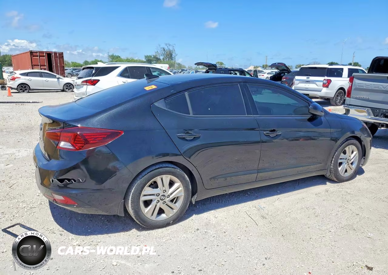 2019 Hyundai Elantra Value Edition VIN:5NPD84LF9KH474360 - 3