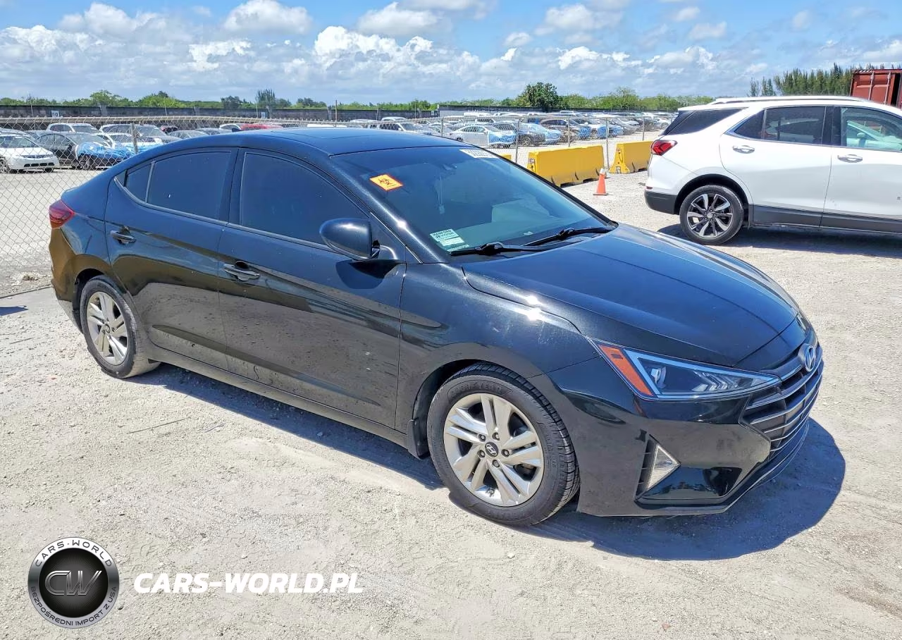 2019 Hyundai Elantra Value Edition VIN:5NPD84LF9KH474360 - 4
