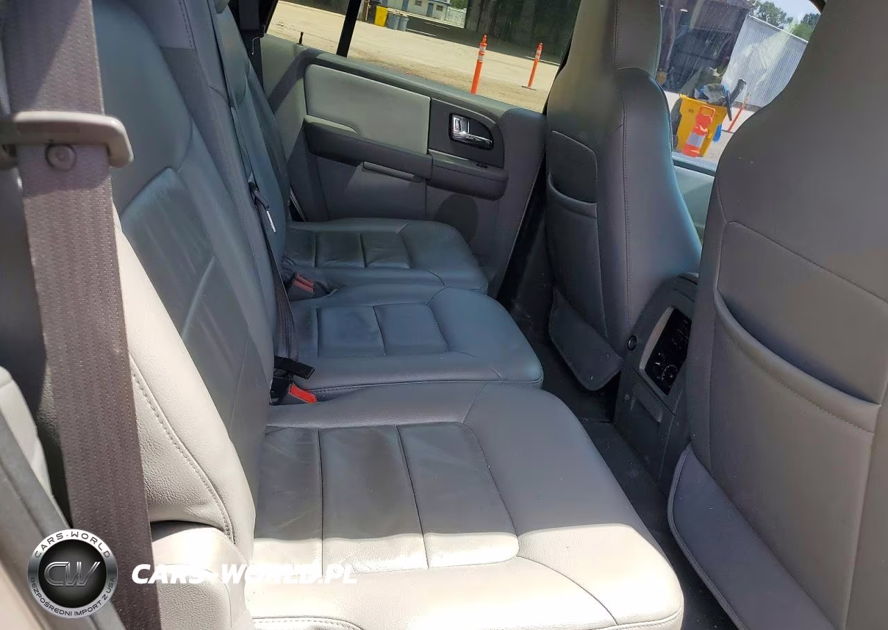 2005 Ford Expedition Xlt VIN:1FMPU16575LA81740 - 10