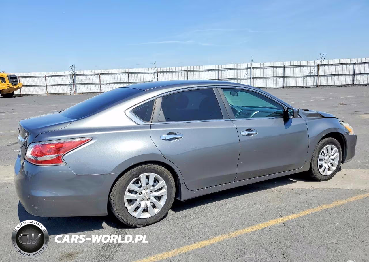 2015 Nissan Altima 2.5 S VIN:1N4AL3AP7FN884660 - 3