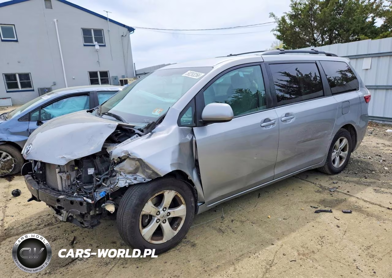 2015 Toyota Sienna Le