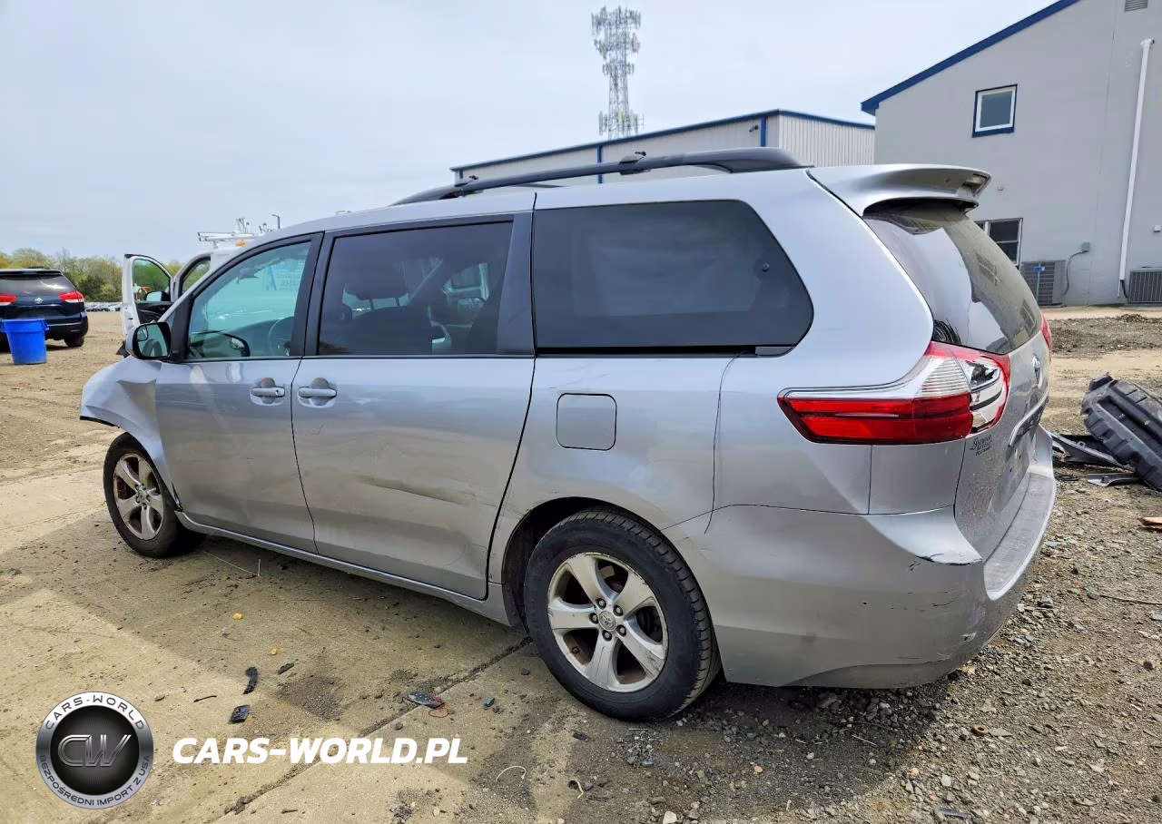 2015 Toyota Sienna Le VIN:5TDKK3DC2FS550976 - 2