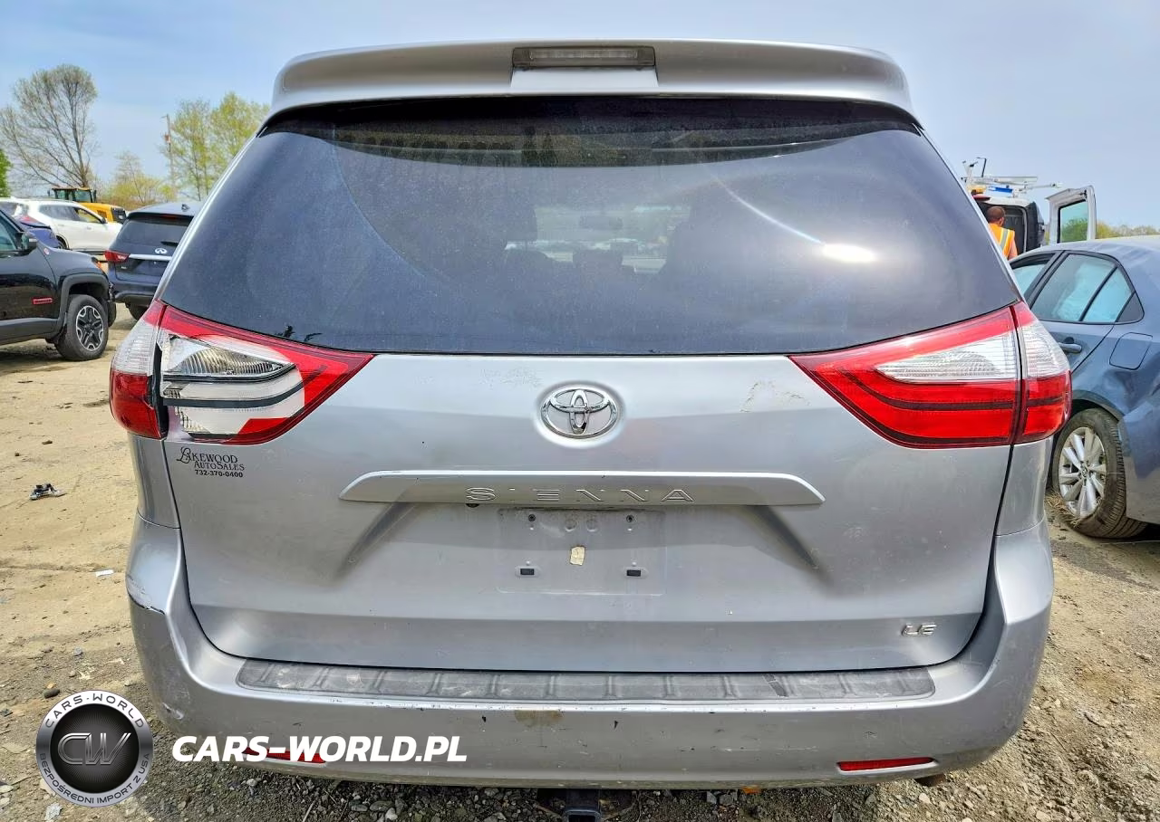 2015 Toyota Sienna Le VIN:5TDKK3DC2FS550976 - 6