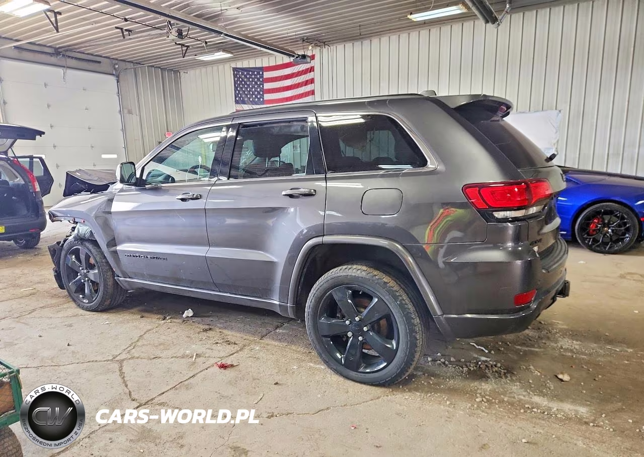2015 Jeep Grand Cherokee Laredo VIN:1C4RJFAG3FC940738 - 2