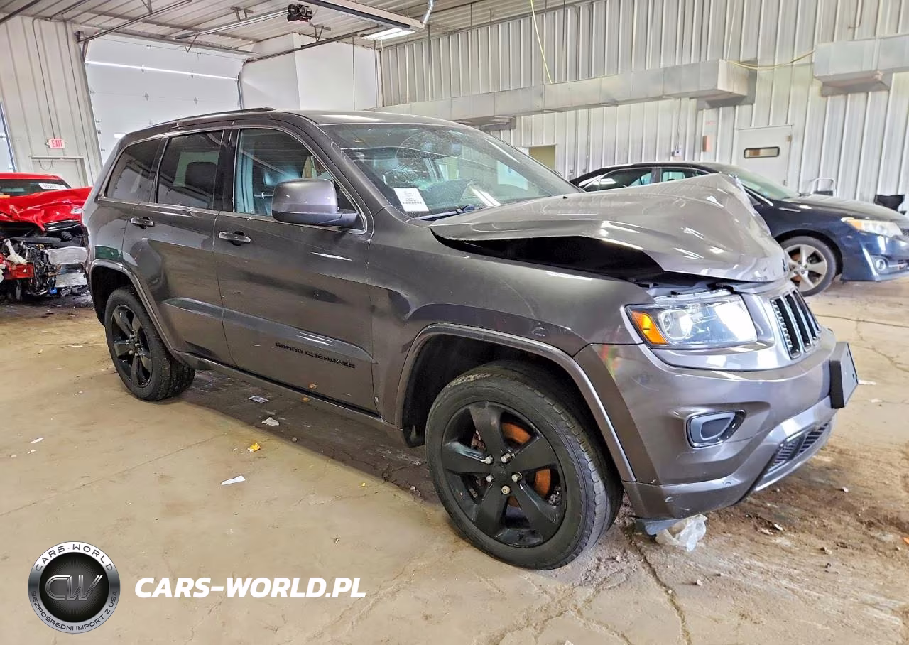 2015 Jeep Grand Cherokee Laredo VIN:1C4RJFAG3FC940738 - 4