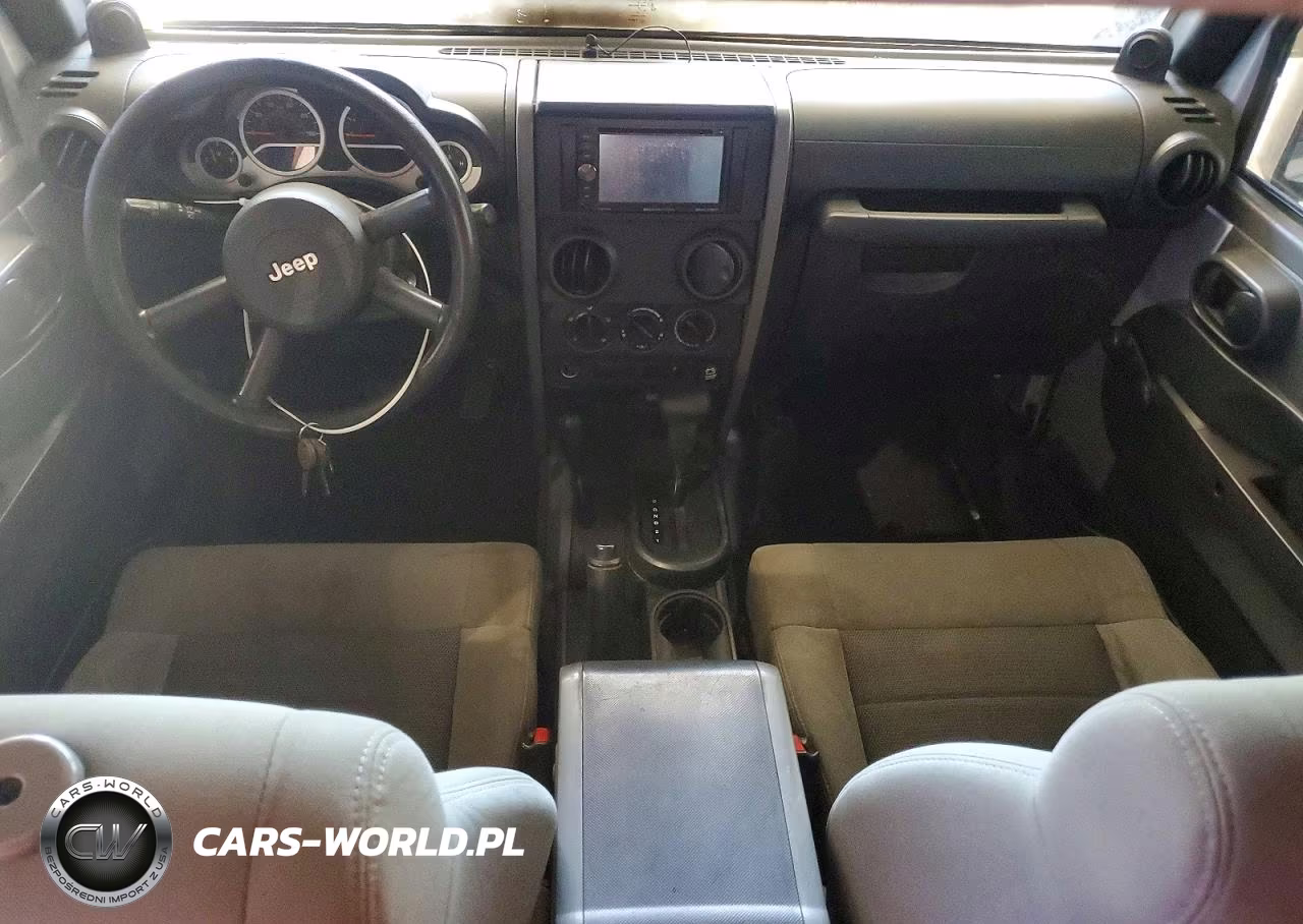 2010 Jeep Wrangler Unlimited Sport VIN:1J4BA3H16AL129360 - 8