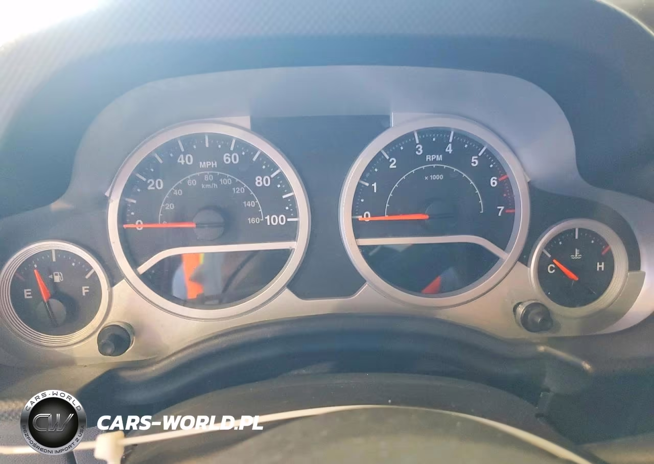 2010 Jeep Wrangler Unlimited Sport VIN:1J4BA3H16AL129360 - 9