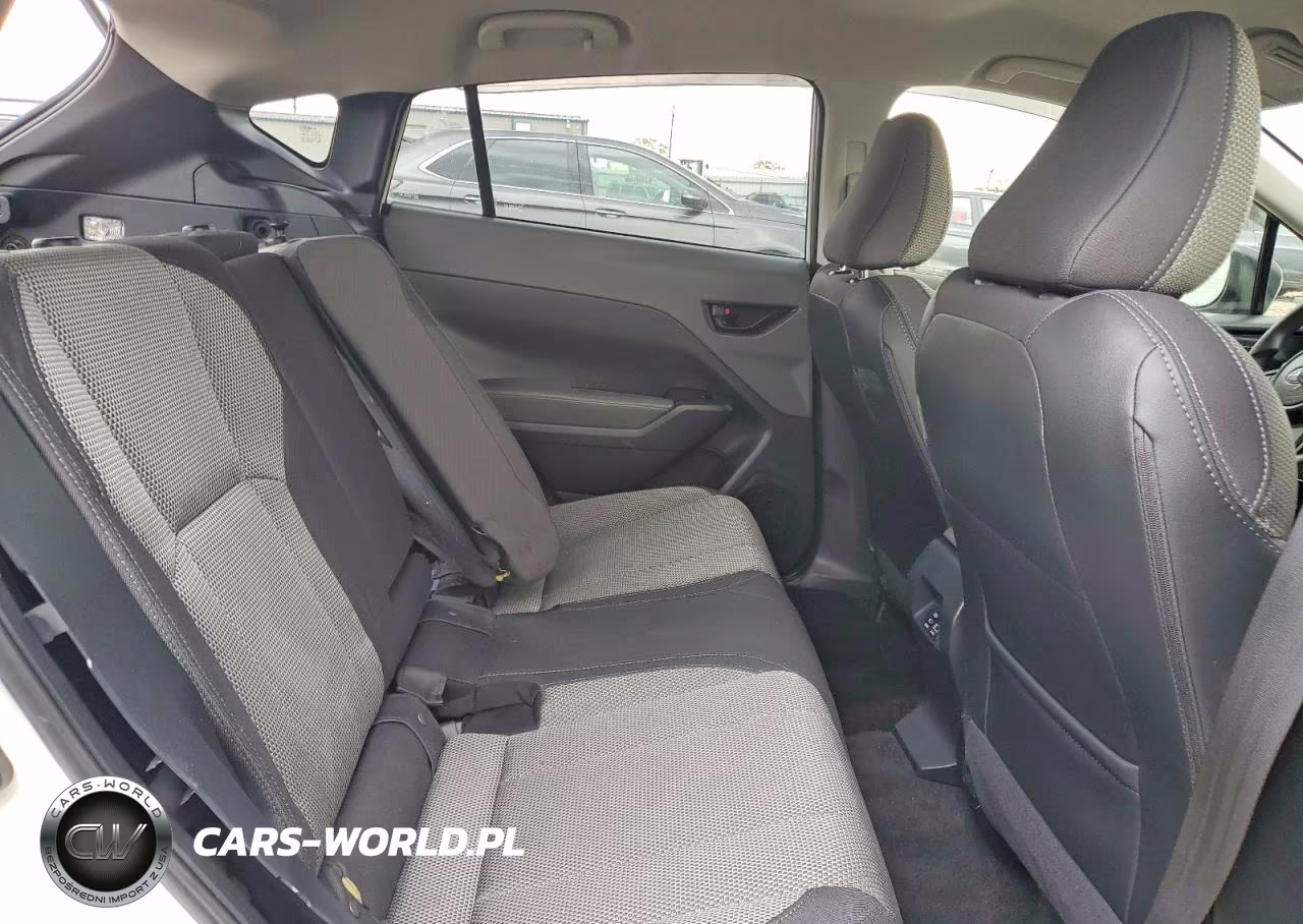 2024 Subaru Crosstrek Premium VIN:JF2GUADC3R8250488 - 10