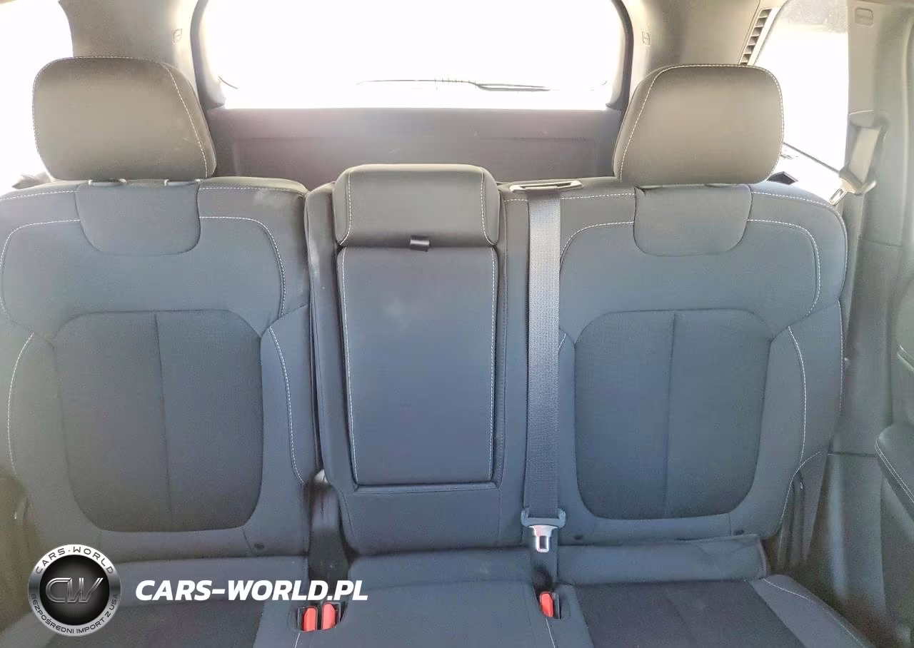 2025 Jeep Grand Cherokee Laredo VIN:1C4RJHAG3SC296261 - 10
