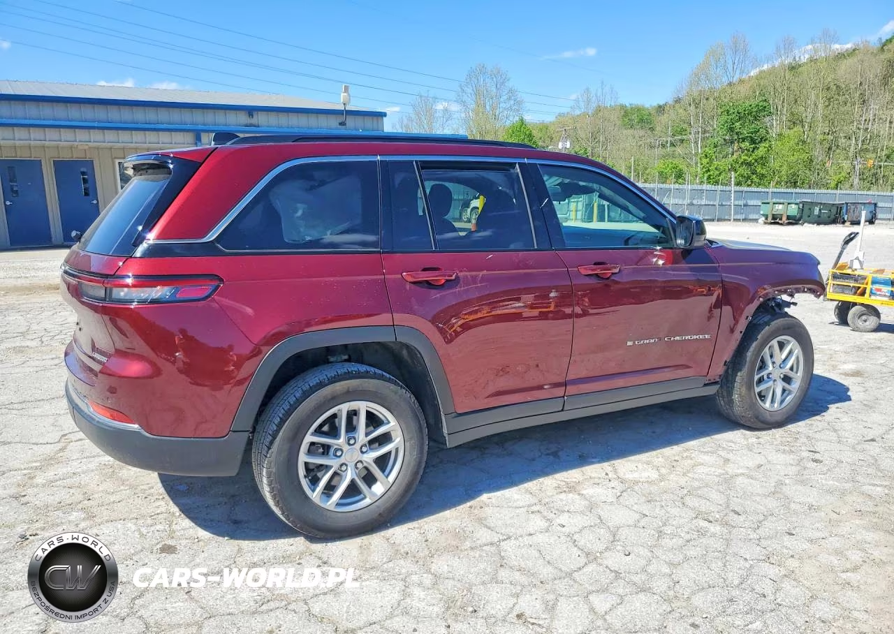2025 Jeep Grand Cherokee Laredo VIN:1C4RJHAG3SC296261 - 3