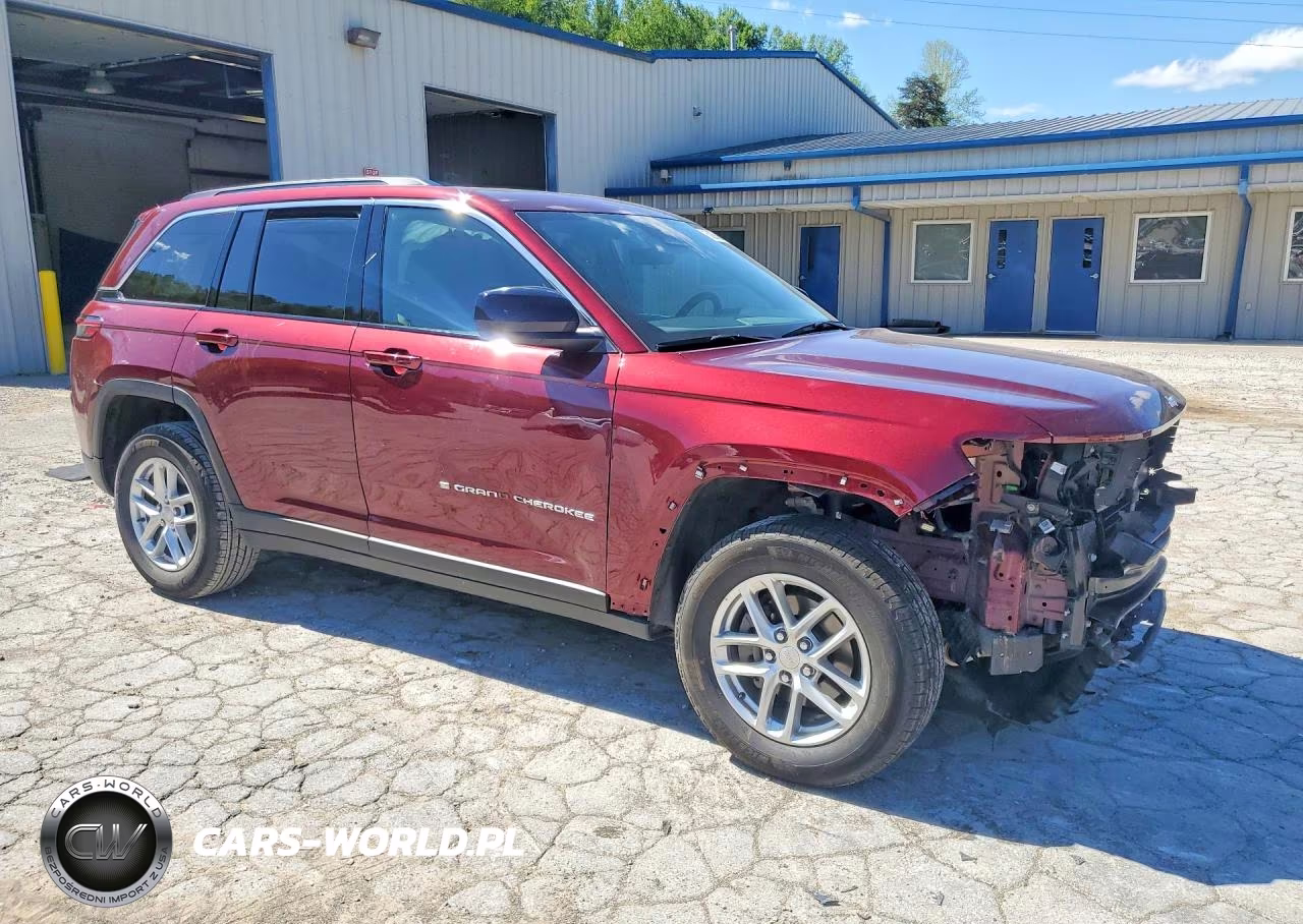 2025 Jeep Grand Cherokee Laredo VIN:1C4RJHAG3SC296261 - 4