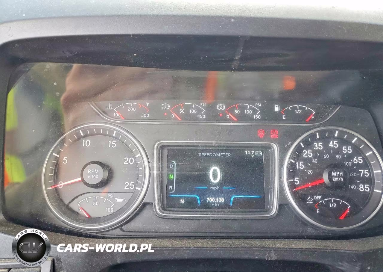 2020 International Lt625 VIN:3HSDZAPR6LN879315 - 8