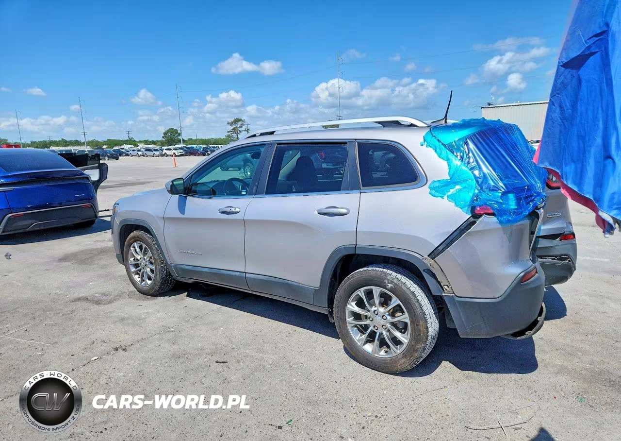 2019 Jeep Cherokee Latitude Plus VIN:1C4PJLLB3KD220187 - 2