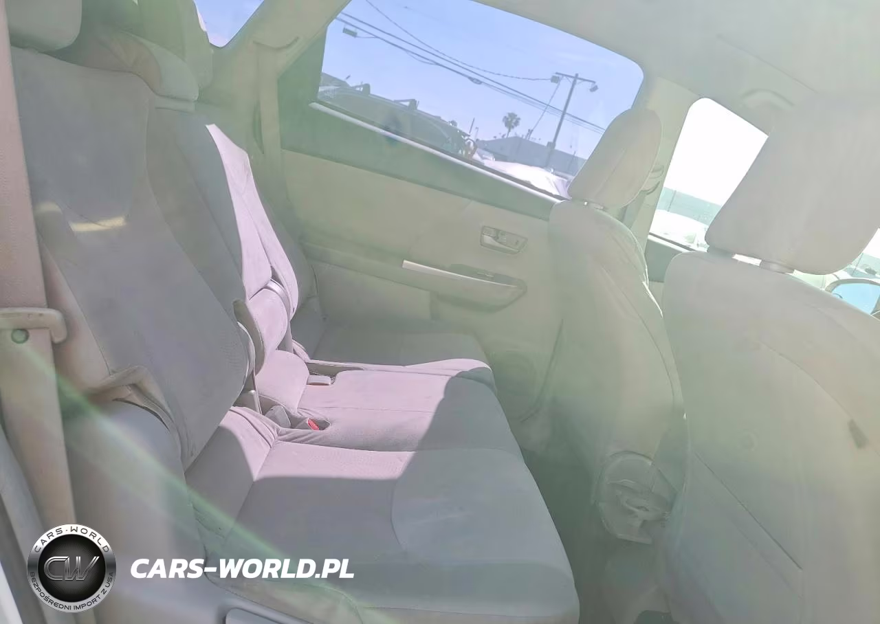 2014 Toyota Prius V Three VIN:JTDZN3EU6E3339910 - 10