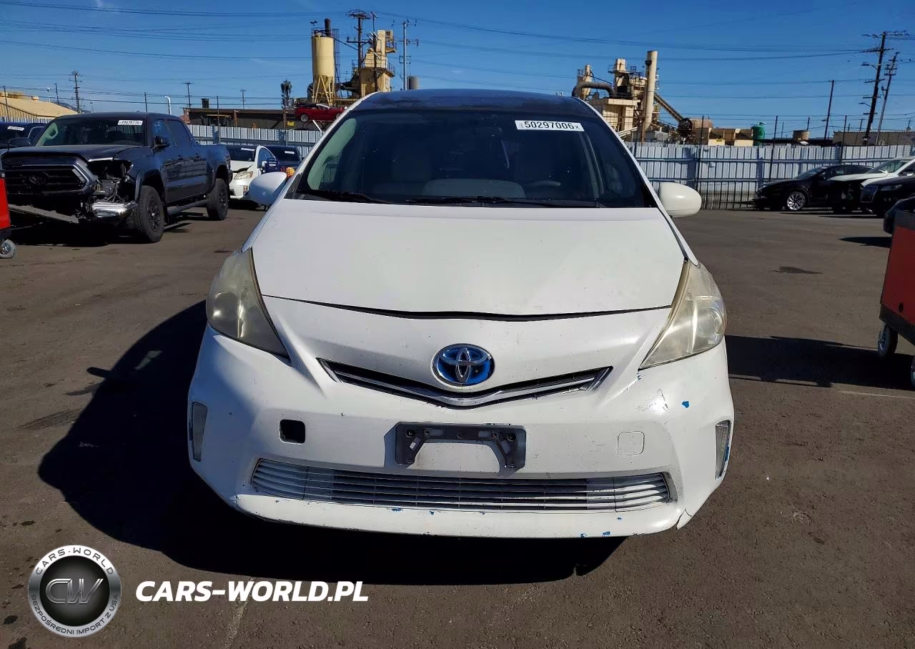 2014 Toyota Prius V Three VIN:JTDZN3EU6E3339910 - 5