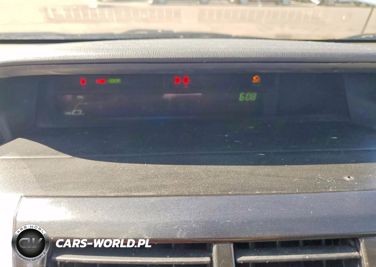 2014 Toyota Prius V Three VIN:JTDZN3EU6E3339910 - 9