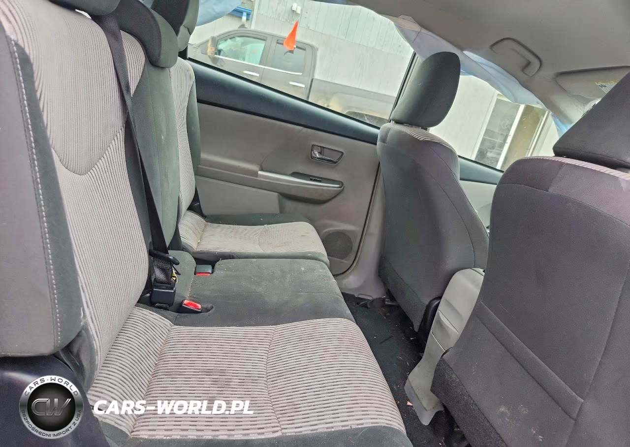 2015 Toyota Prius V Two VIN:JTDZN3EUXFJ031751 - 10