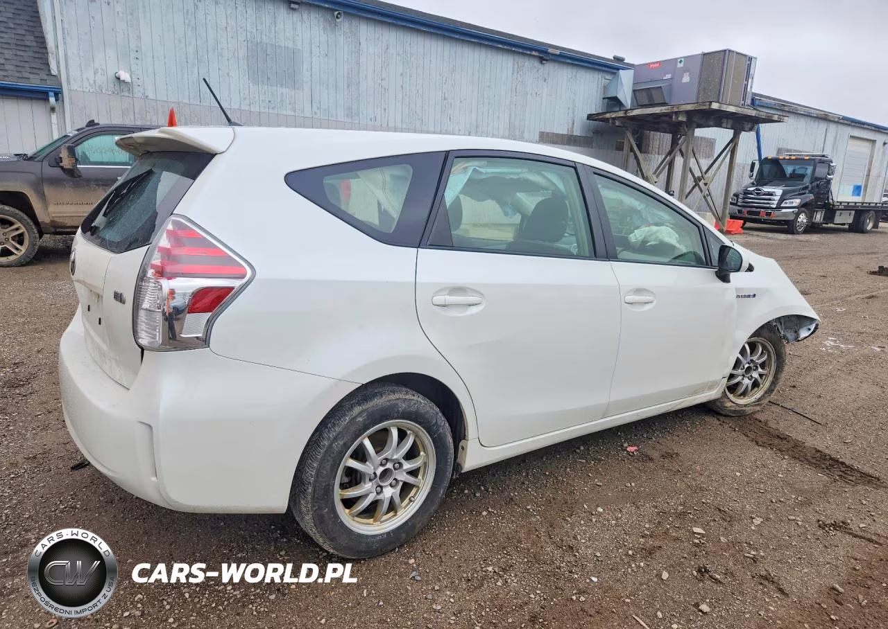 2015 Toyota Prius V Two VIN:JTDZN3EUXFJ031751 - 3