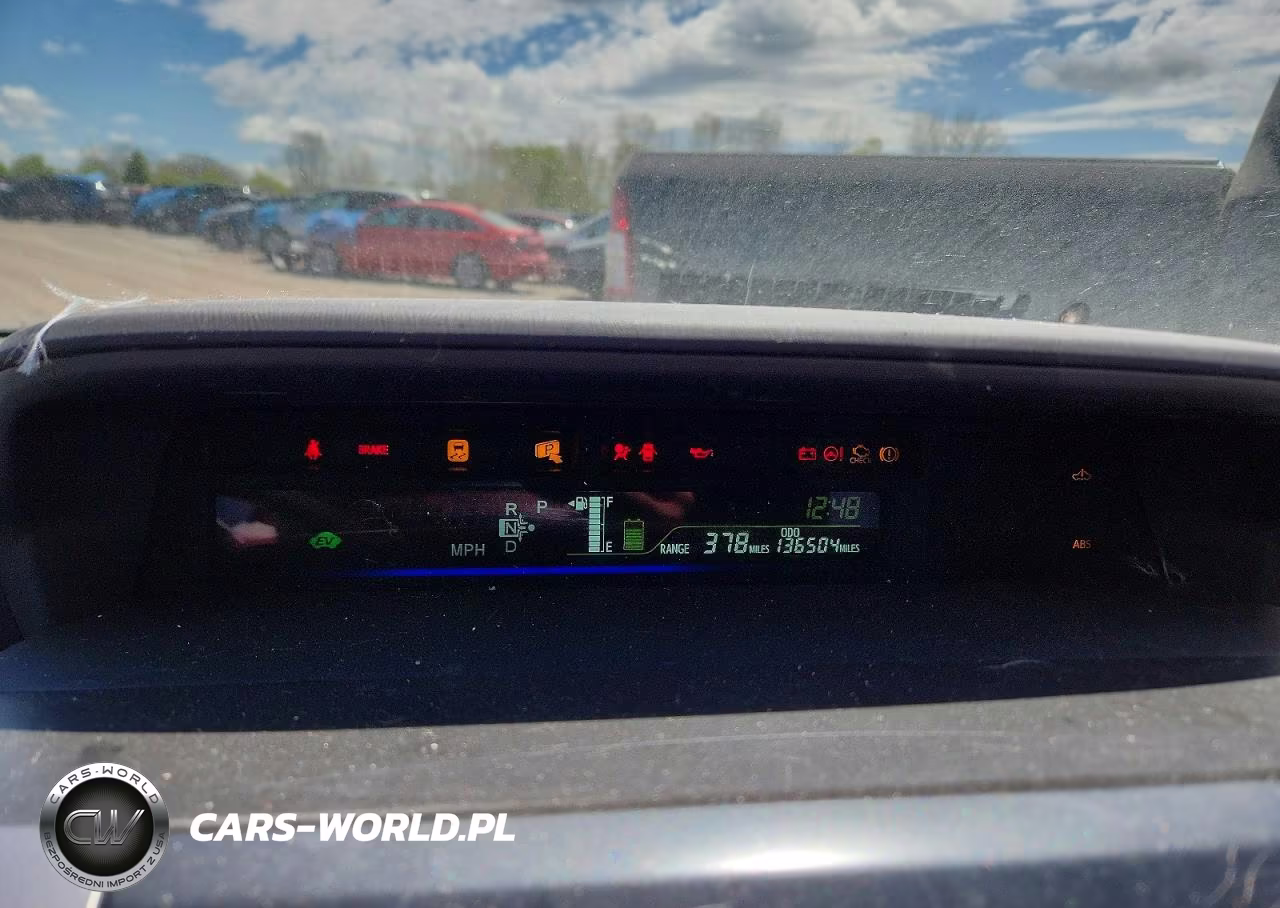 2015 Toyota Prius V Two VIN:JTDZN3EUXFJ031751 - 9