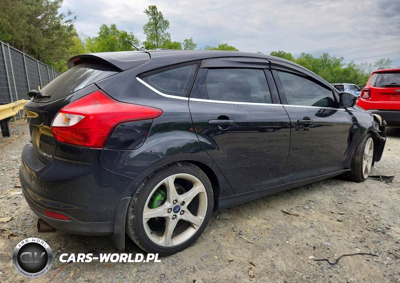 2014 Ford Focus Titanium VIN:1FADP3N2XEL101762 - 3