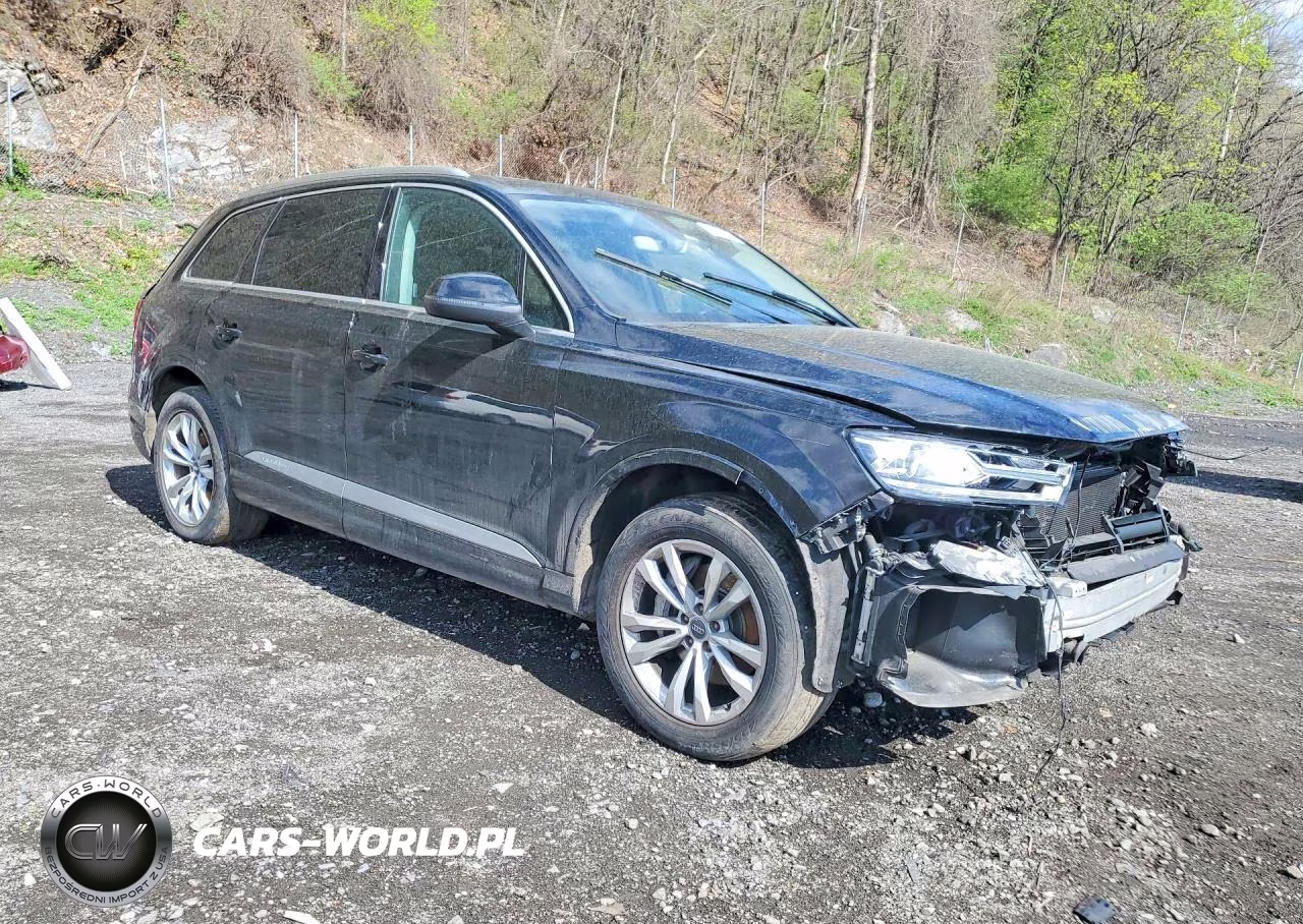 2017 Audi Q7 Premium VIN:WA1AAAF76HD001521 - 4