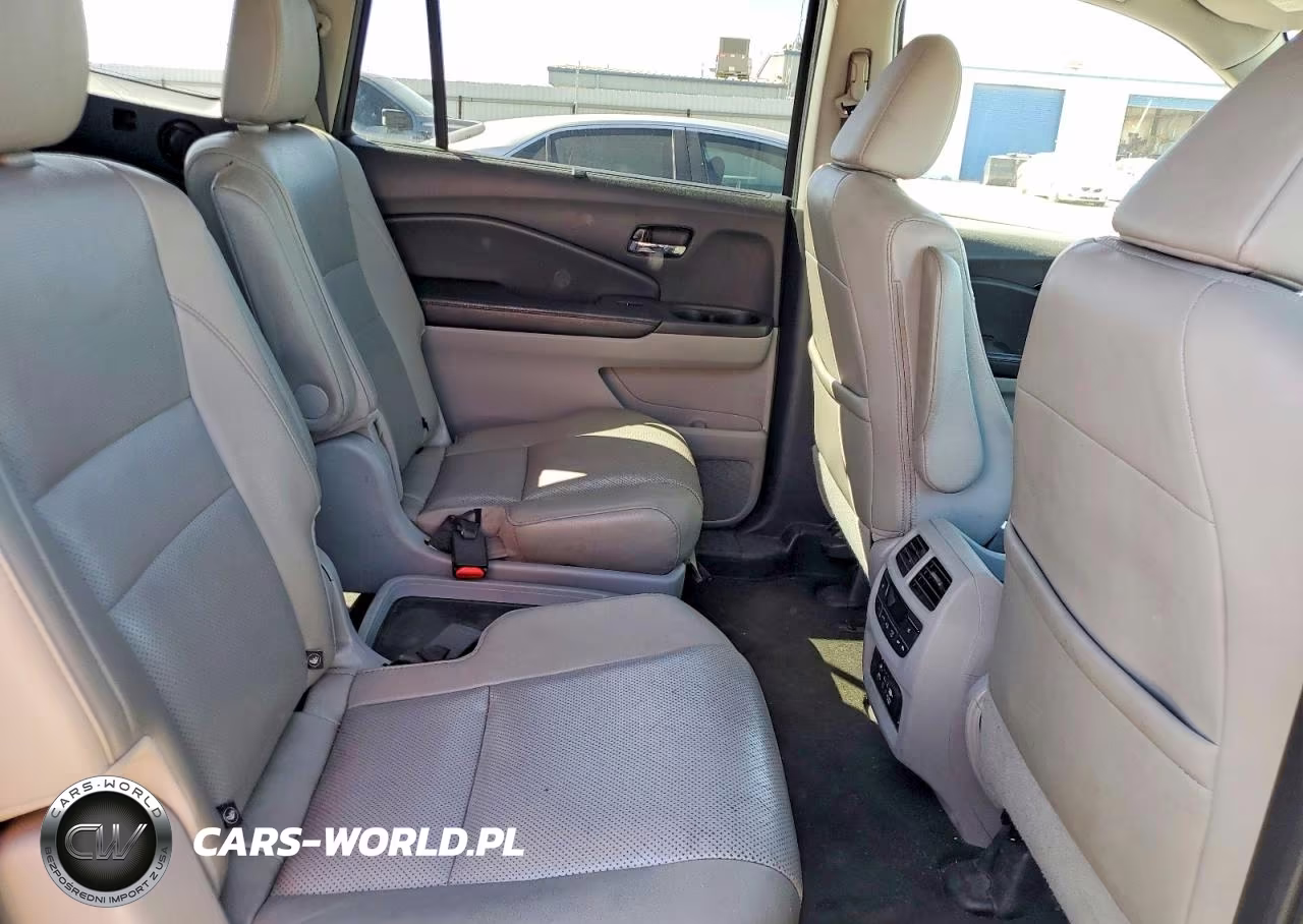 2016 Honda Pilot Elite VIN:5FNYF6H03GB089860 - 10