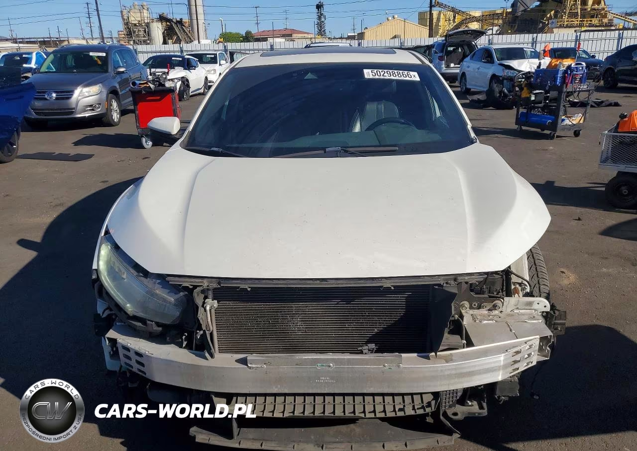 2019 Honda Civic Sport Touring VIN:SHHFK7H9XKU409318 - 5