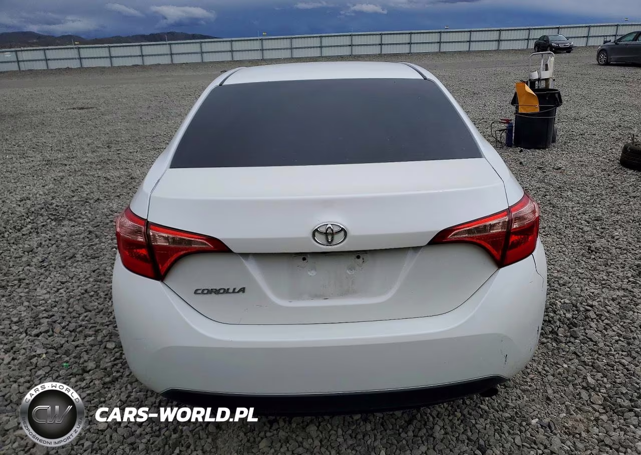 2017 Toyota Corolla Le VIN:5YFBURHE3HP612972 - 6