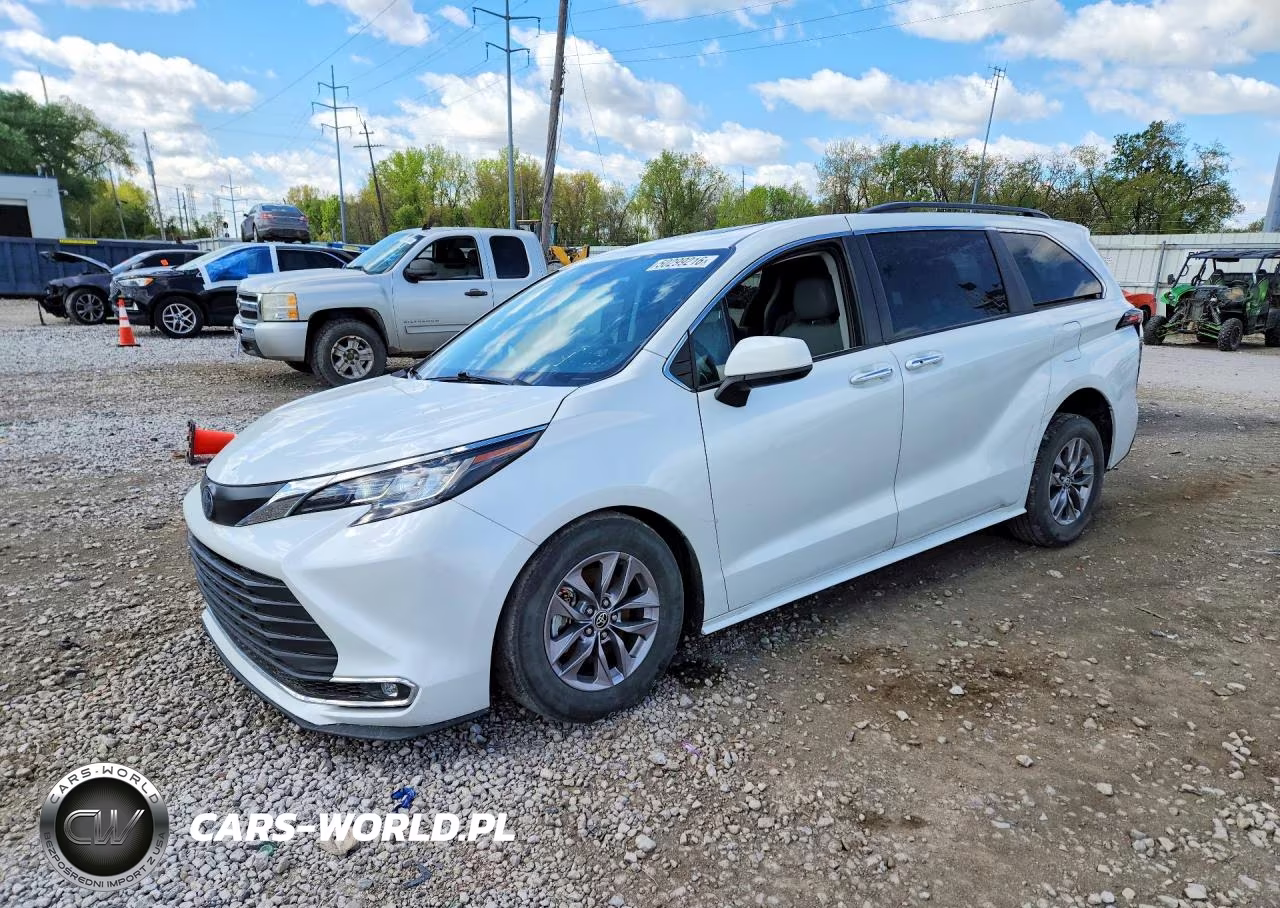 2023 Toyota Sienna Xle