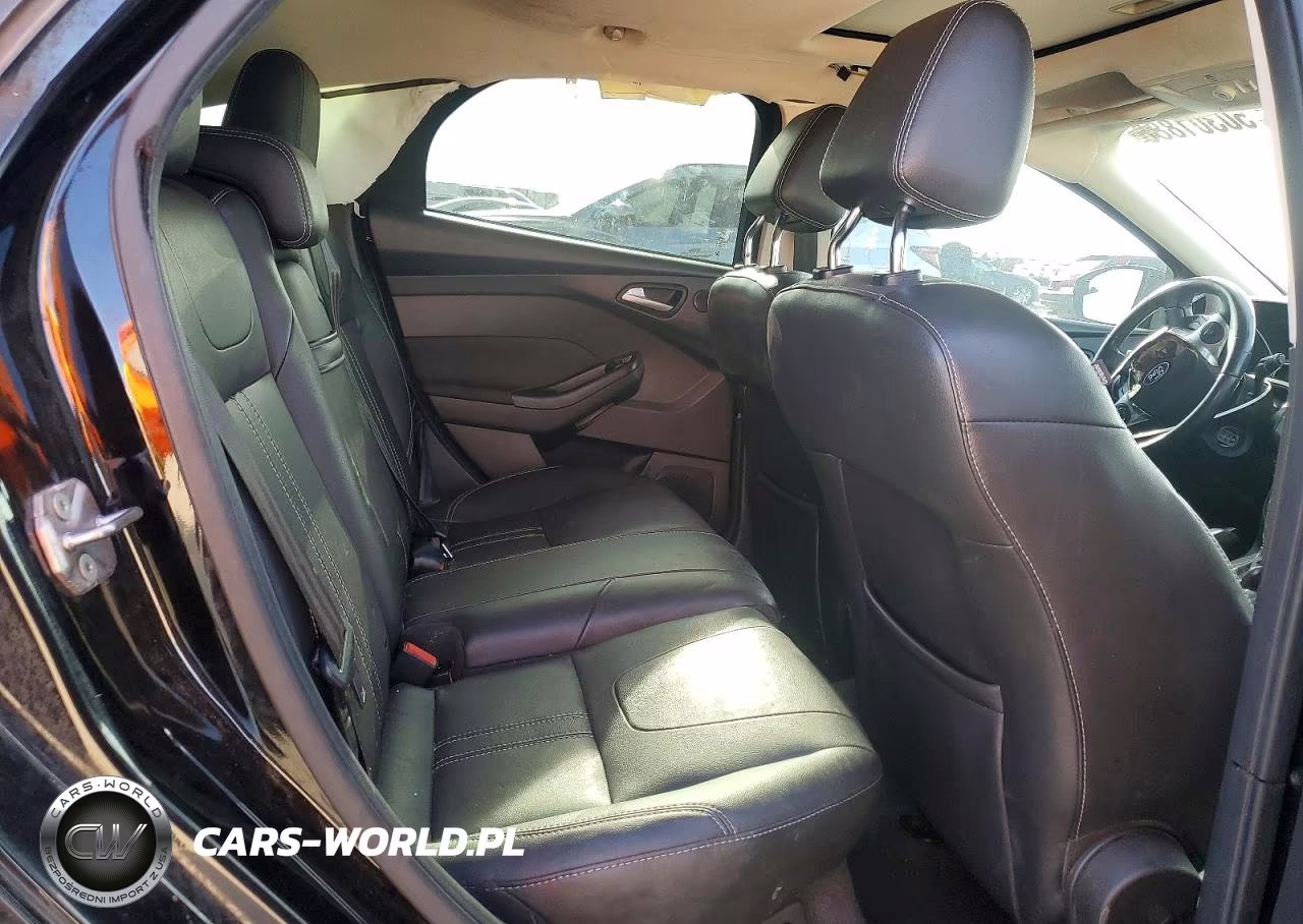 2012 Ford Focus Titanium VIN:1FAHP3N21CL262600 - 10