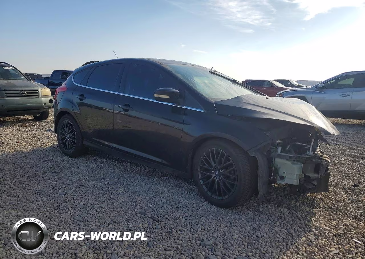 2012 Ford Focus Titanium VIN:1FAHP3N21CL262600 - 4