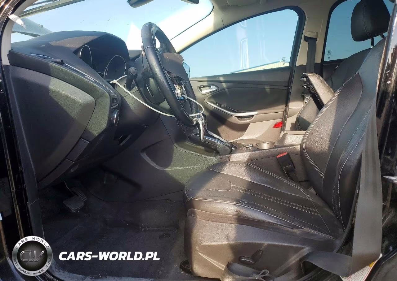 2012 Ford Focus Titanium VIN:1FAHP3N21CL262600 - 7