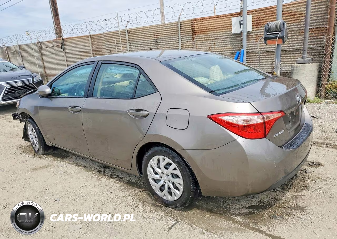 2018 Toyota Corolla Le VIN:5YFBURHEXJP842434 - 2