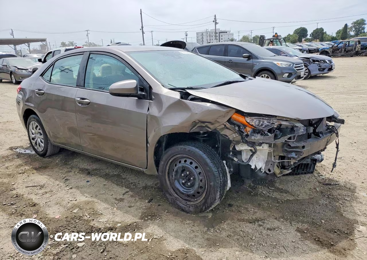 2018 Toyota Corolla Le VIN:5YFBURHEXJP842434 - 4
