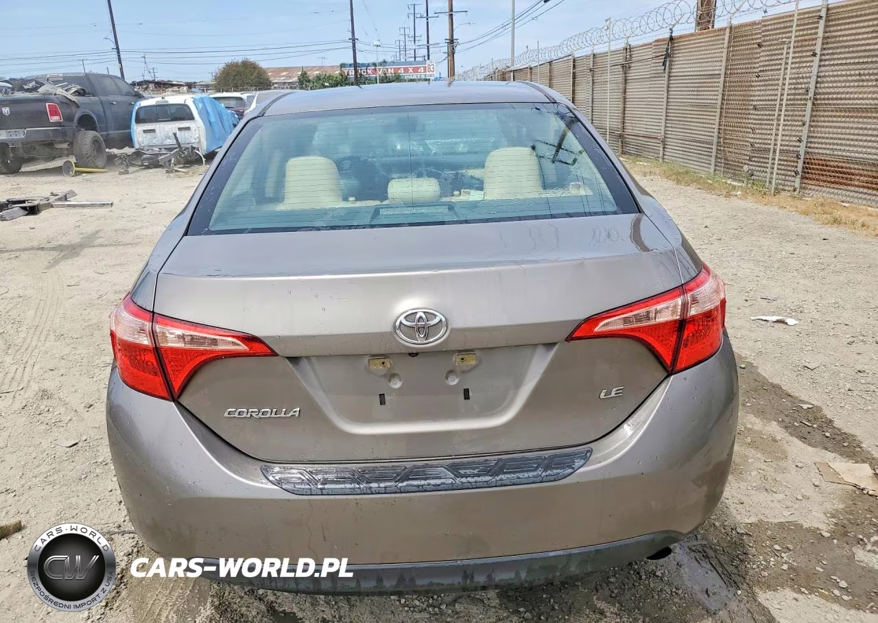 2018 Toyota Corolla Le VIN:5YFBURHEXJP842434 - 6