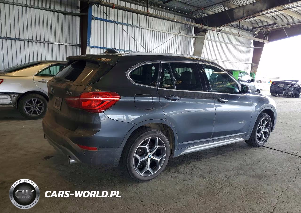 2018 BMW X1 xDrive28I VIN:WBXHT3C30J5K31053 - 3