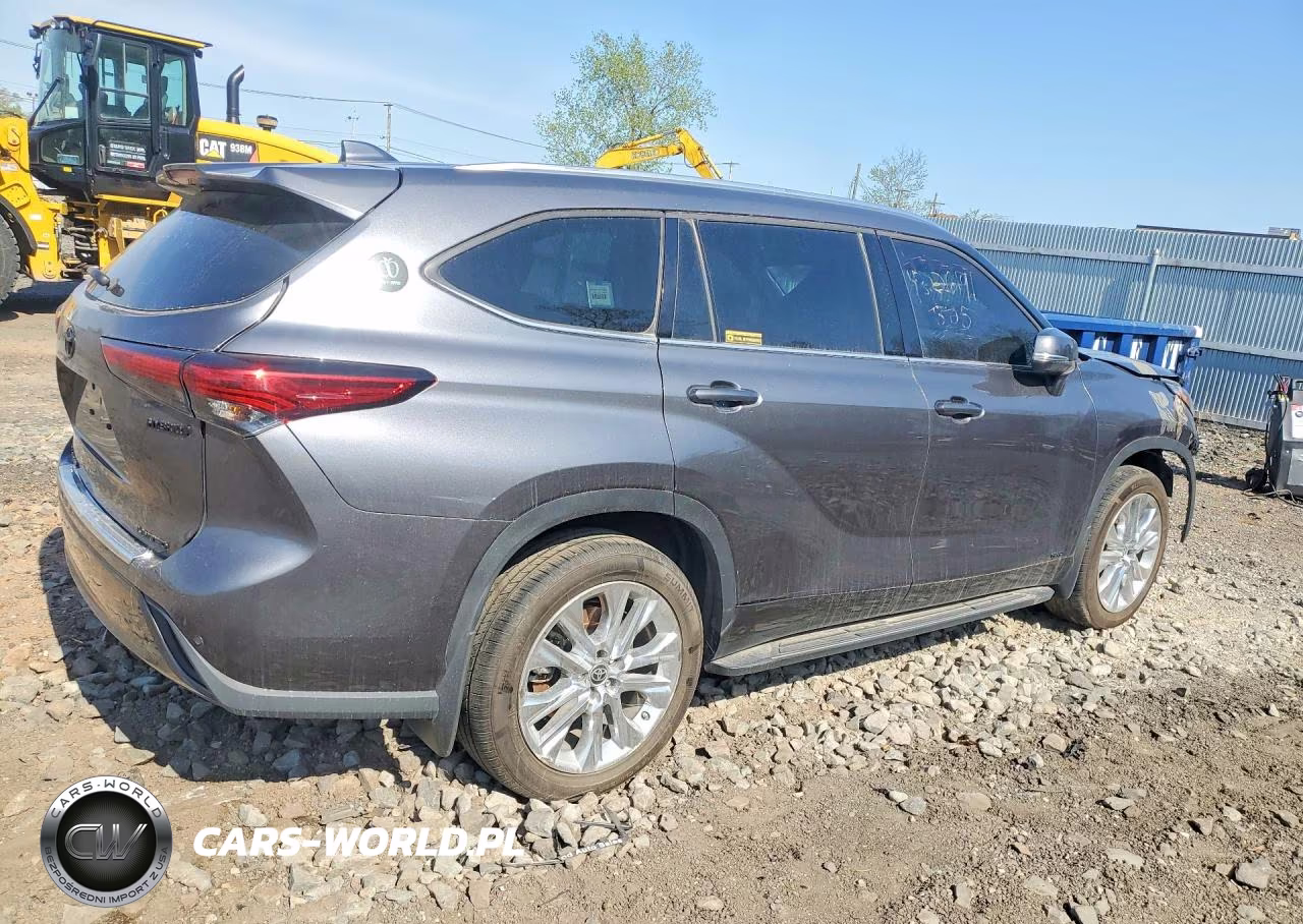 2023 Toyota Highlander Hybrid Limited VIN:5TDXBRCH2PS120601 - 3