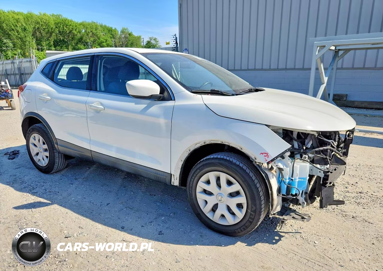 2018 Nissan Rogue Sport S VIN:JN1BJ1CP9JW185915 - 4