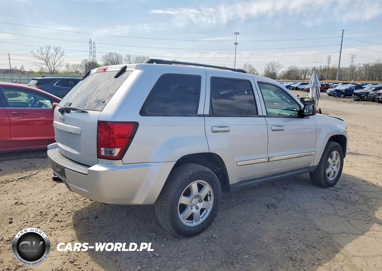 2010 Jeep Grand Cherokee Laredo VIN:1J4PR4GK9AC120943 - 3