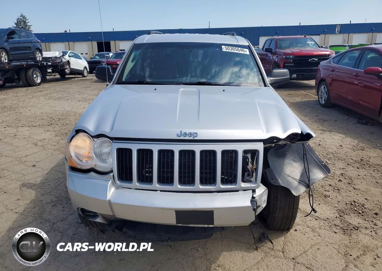 2010 Jeep Grand Cherokee Laredo VIN:1J4PR4GK9AC120943 - 5