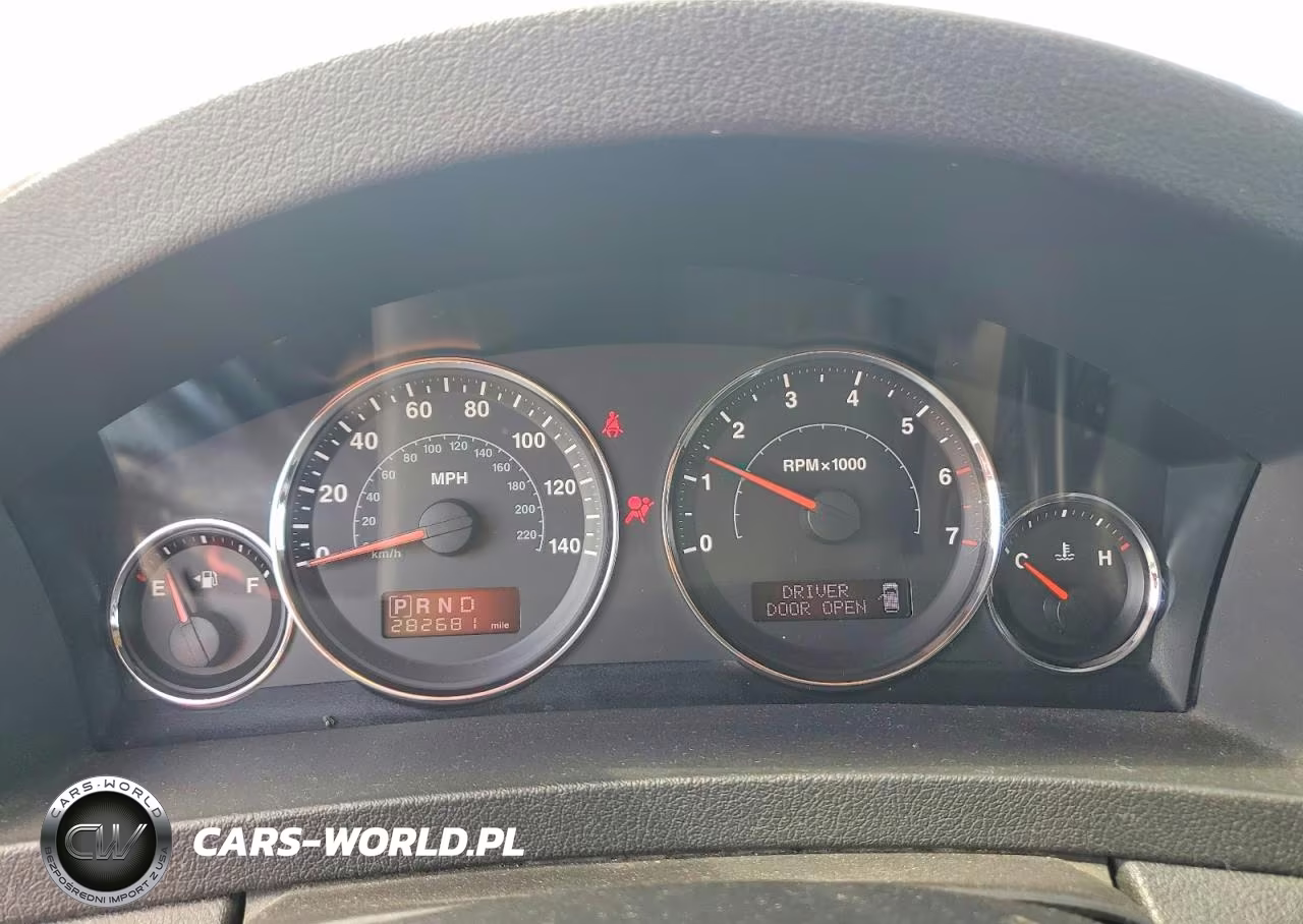 2010 Jeep Grand Cherokee Laredo VIN:1J4PR4GK9AC120943 - 9