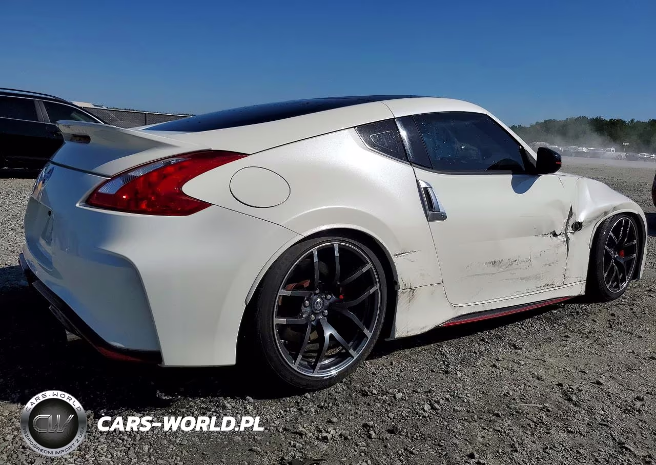 2015 Nissan 370Z Base VIN:JN1AZ4EH3FM441268 - 3