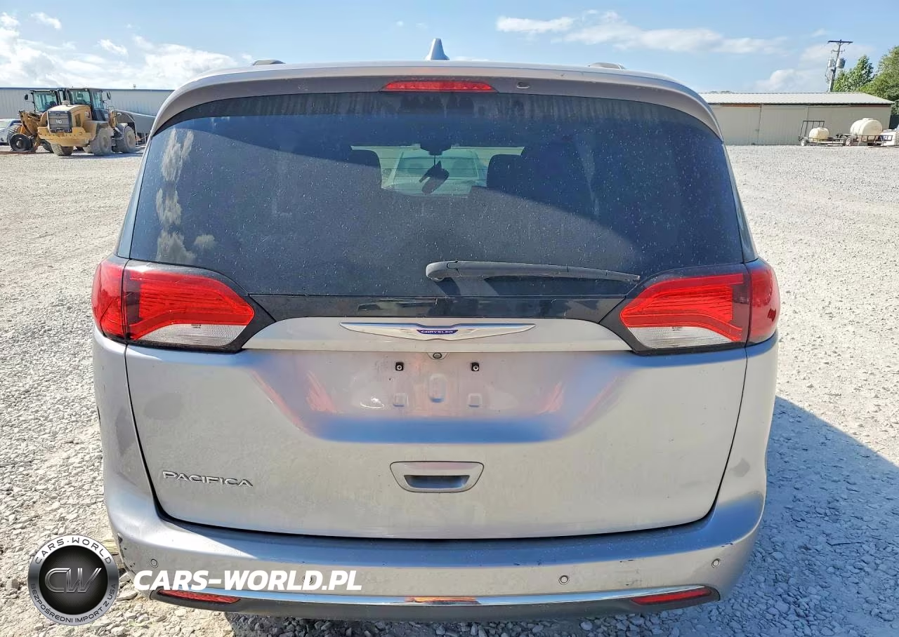 2018 Chrysler Pacifica Touring L VIN:2C4RC1BG9JR269457 - 6