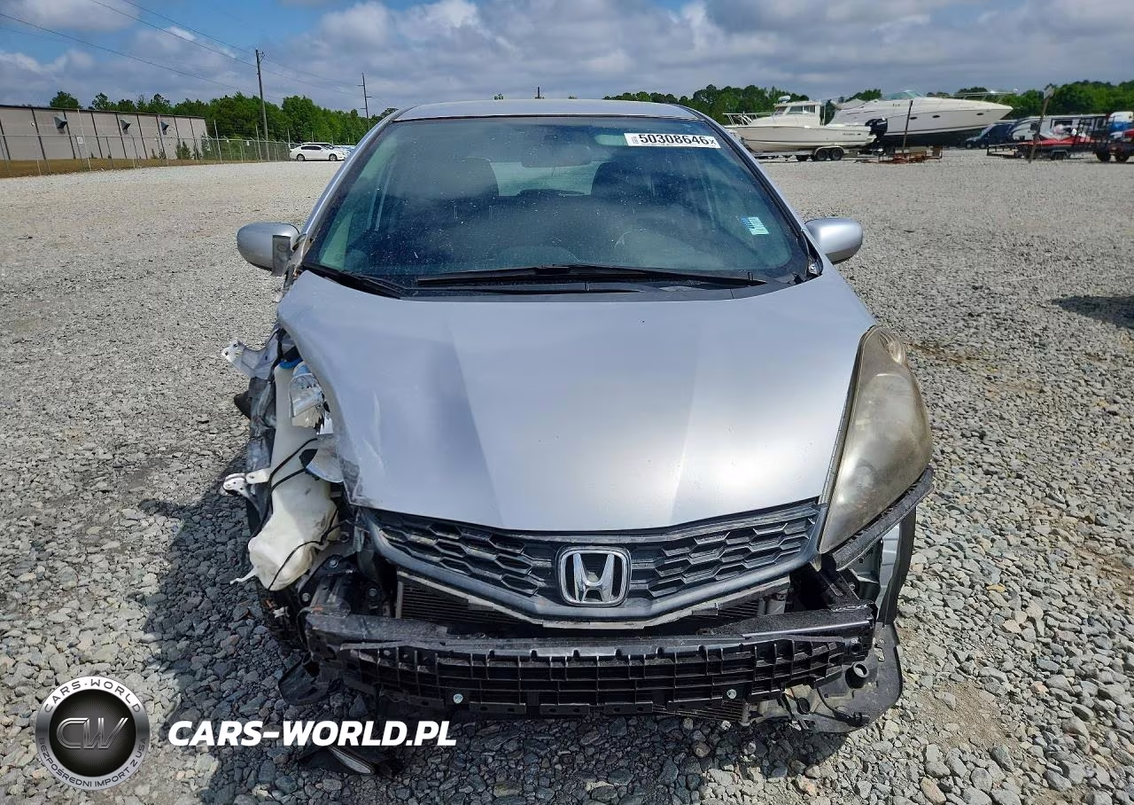 2013 Honda Fit Sport VIN:JHMGE8H51DC066669 - 5
