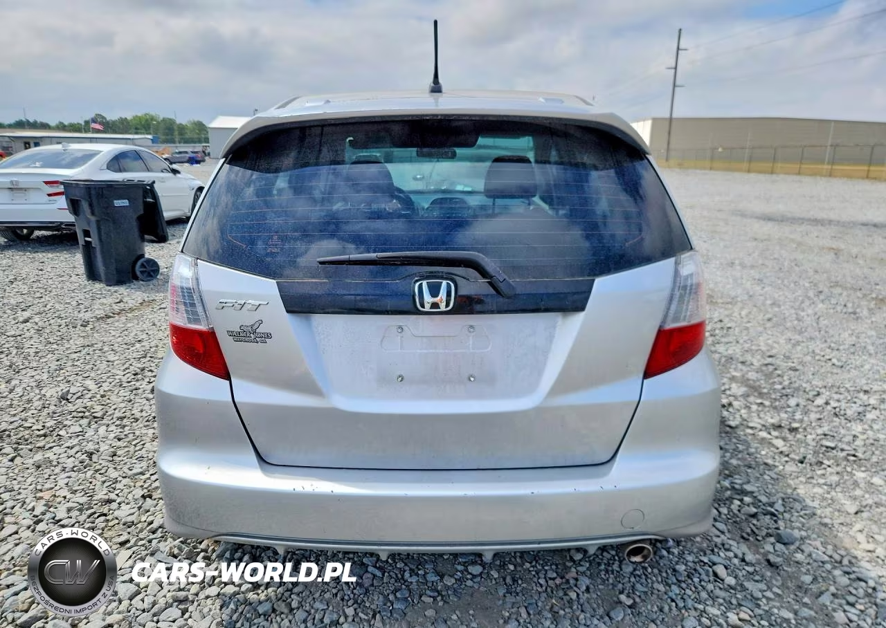 2013 Honda Fit Sport VIN:JHMGE8H51DC066669 - 6