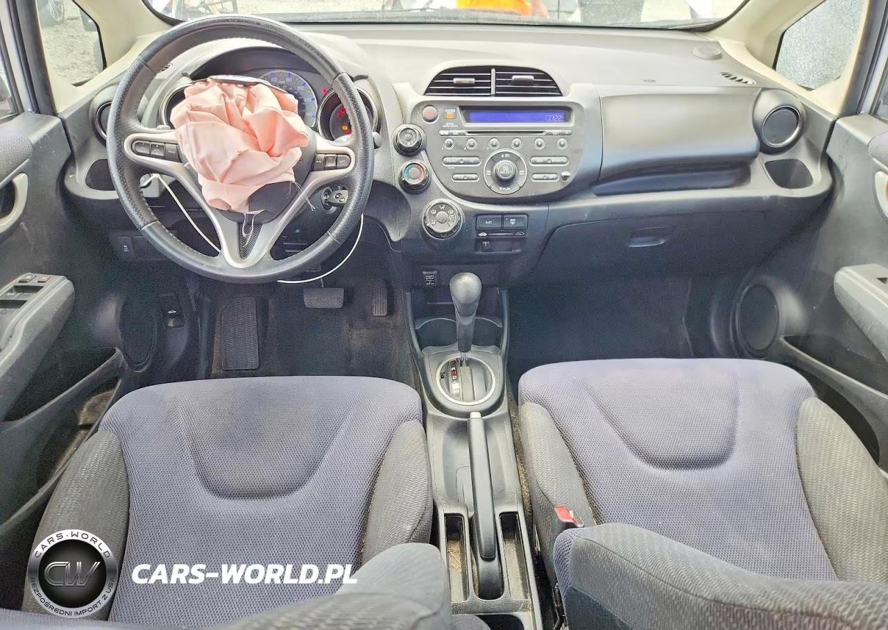 2013 Honda Fit Sport VIN:JHMGE8H51DC066669 - 8